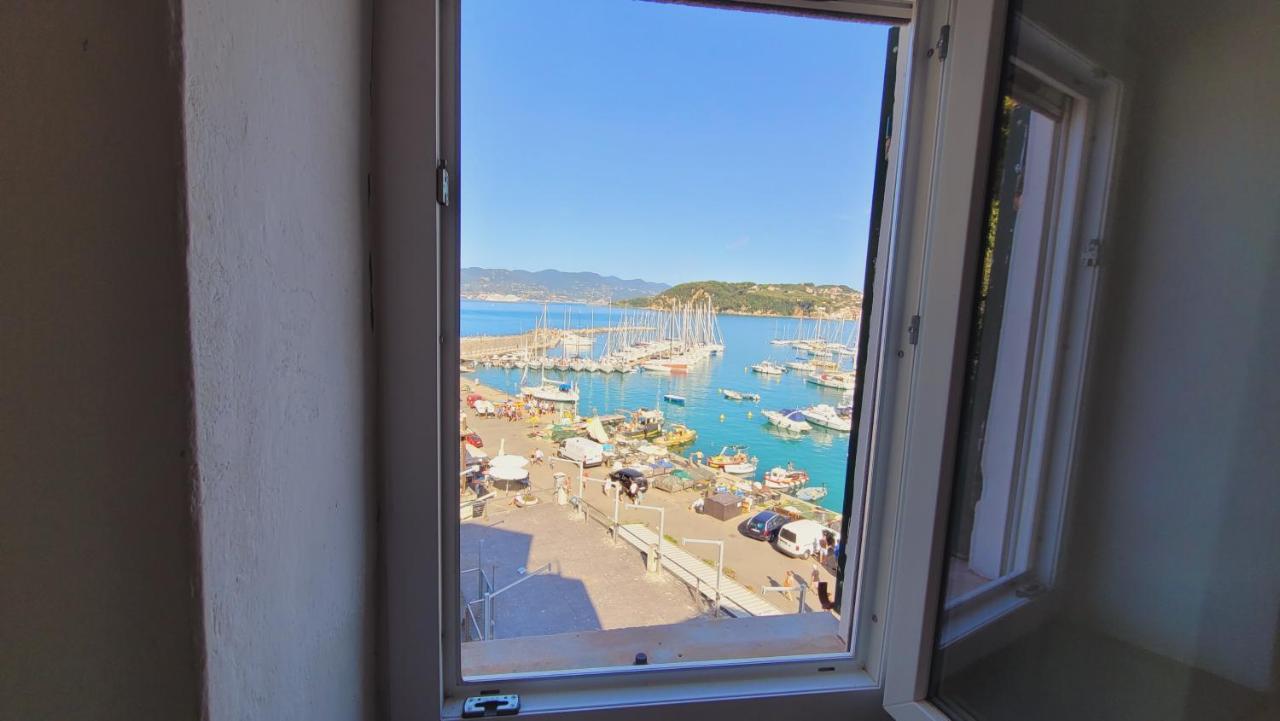 L'Arpara Casa Al Molo Dal Mare Al Castello Леричи Экстерьер фото