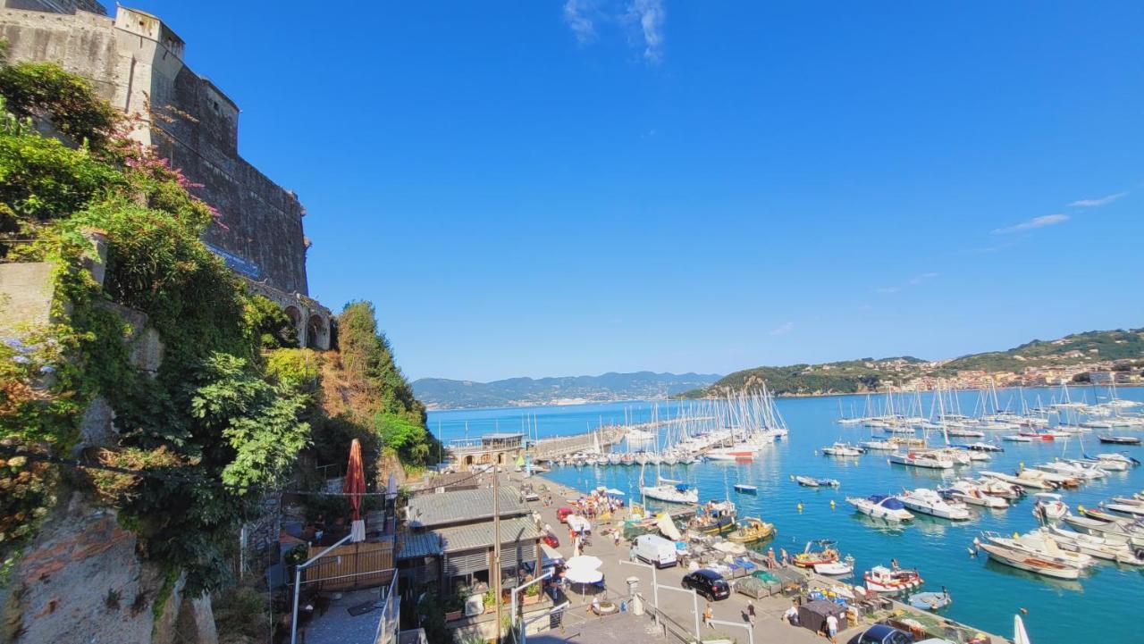 L'Arpara Casa Al Molo Dal Mare Al Castello Леричи Экстерьер фото